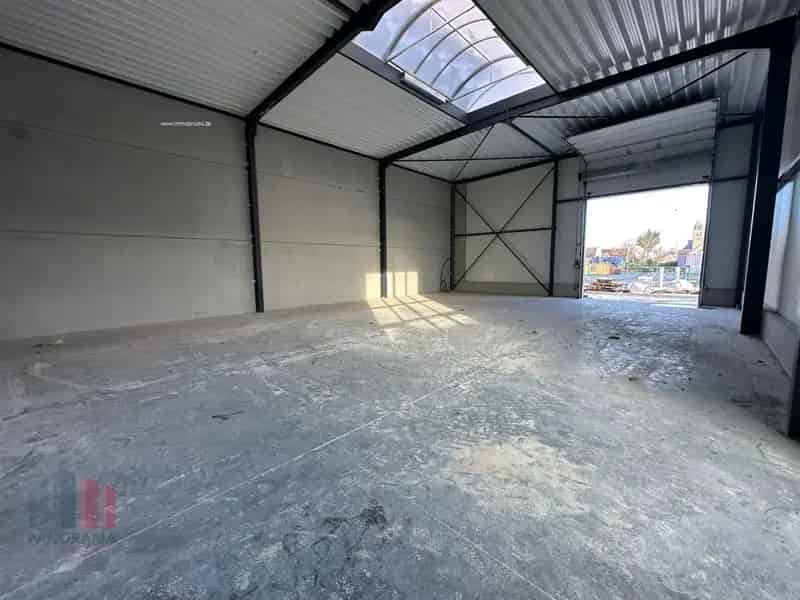 Nieuwbouw bedrijfsgebouw te koop in De Posthoorn Wevelgem