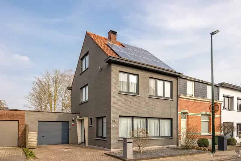 Woning gelegen in rustige wijk nabij centrum Schilde