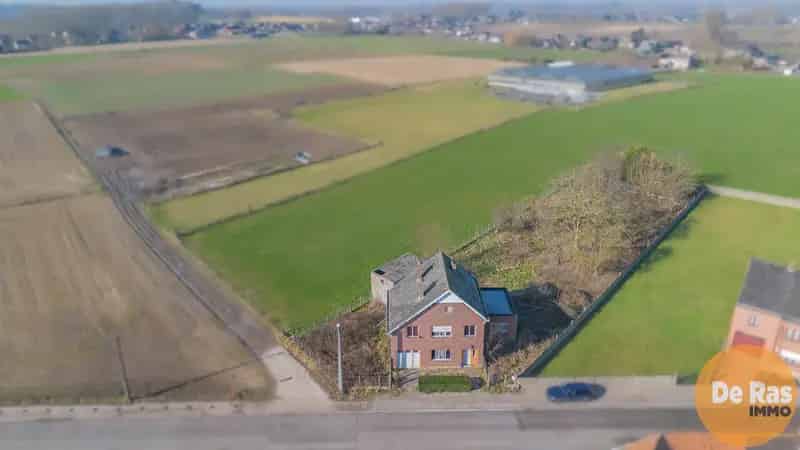 AAIGEM - Te renoveren woning met groot perceel