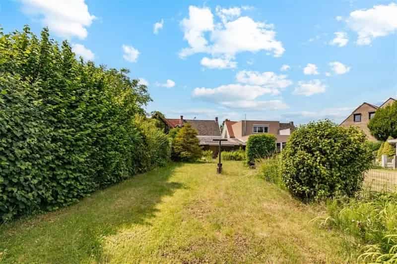 Woning met grote tuin (Perceel van 654 m²)