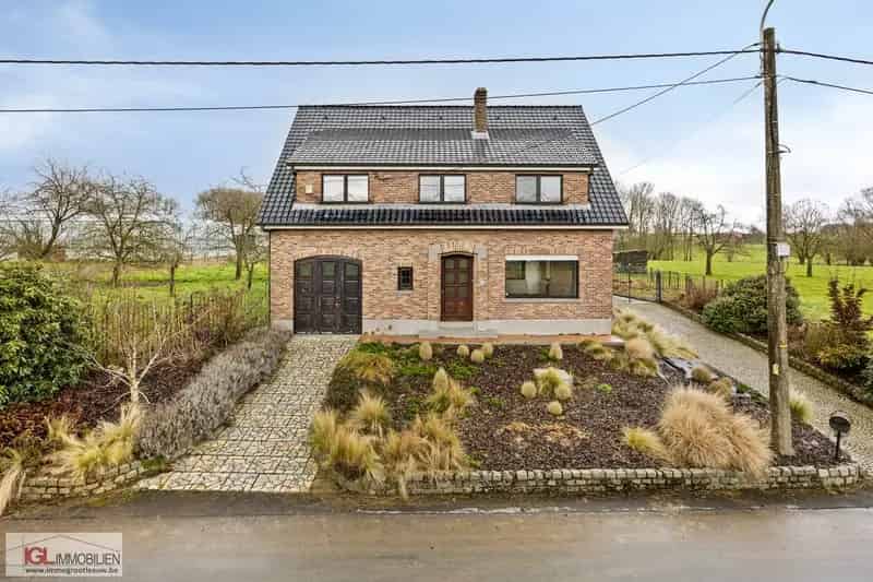 IGL stelt voor: een charmante villa met ruime tuin te koop in Lennik