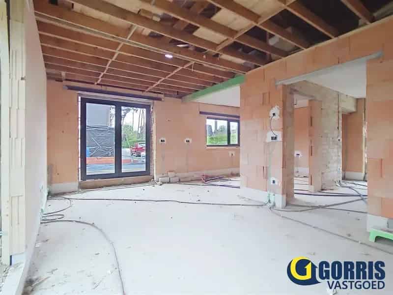 Ruime woning, ruwbouw winddicht te Tremelo