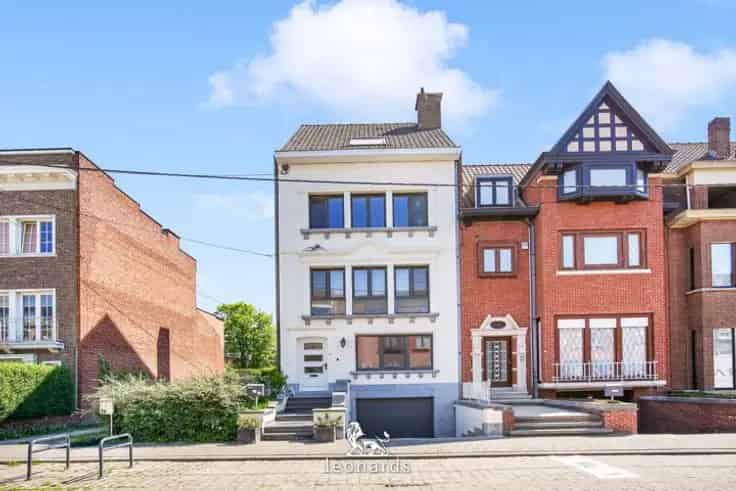 Herenhuis te Koop Kortrijk Centrum 6 slaapkamers 478m²