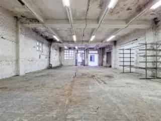 Industrie te koop - Magazijn 515m² Kantoor 45m²