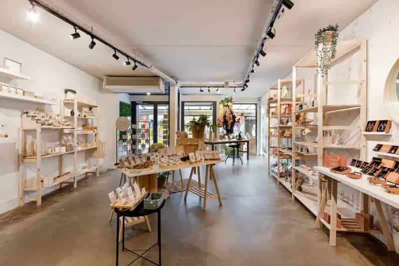 Multifunctionele handelsruimte op een gunstige locatie in Mol-Centrum.