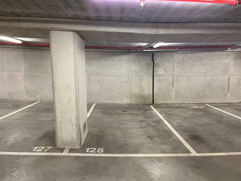 Garage te huur - Ondergrondse parkeerplaats met camerabewaking