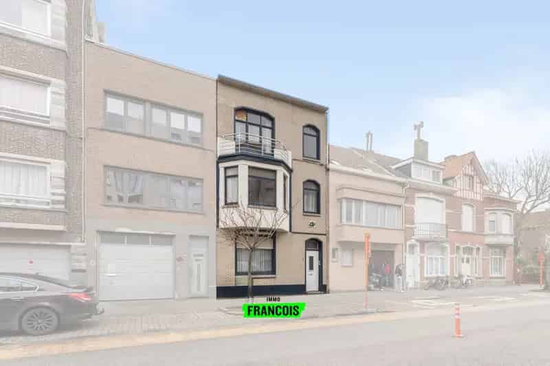 Ruime woning met 6 slaapkamers in hartje Blankenberge – Ideaal renovatieproject!