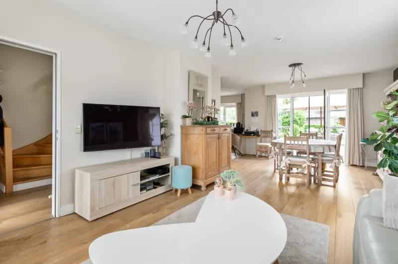 Instapklare gezinswoning met 3 slpks en mooie tuin op toplocatie
