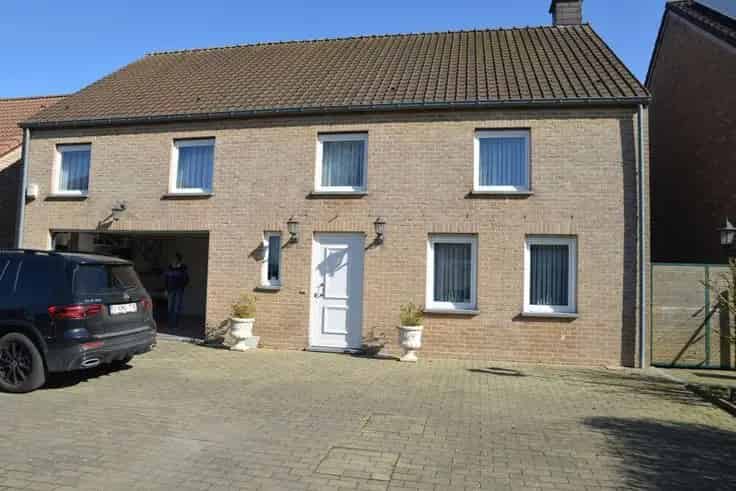 Huis Te Koop Nabij Park: 4-5 Slaapkamers Grote Tuin Garage