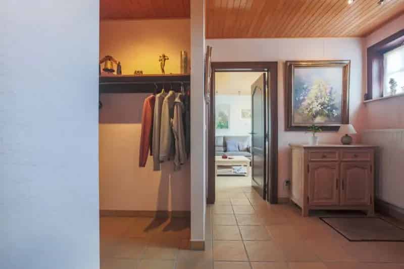 Topligging, Hoog Kortrijk! Te moderniseren alleenstaande woning met 4 slaapkamers, bureau, dubbele garage...ENERGIELABEL C