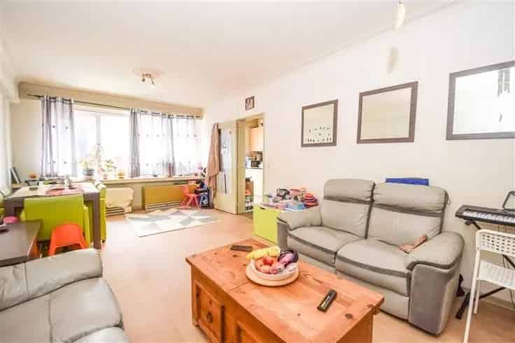 Appartement Te Koop Sint Niklaas - Op te frissen met Terras