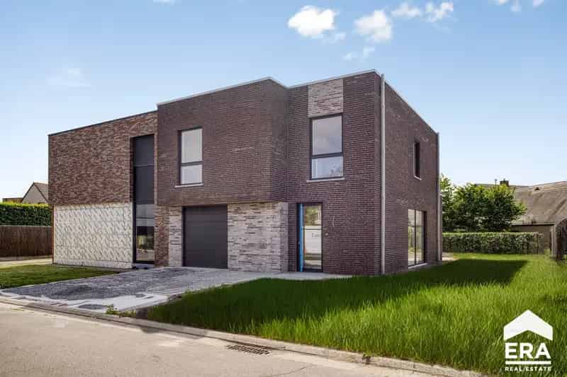 Moderne 4 Slaapkamers Nieuwbouw Huis te Huur Zwevezele