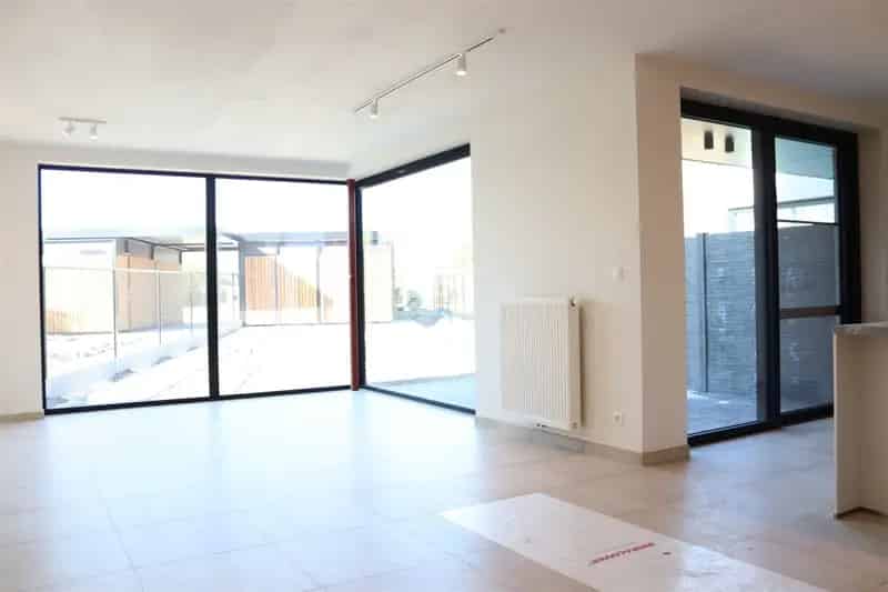 Ruime energiezuinige nieuwbouw woning op gunstige ligging.