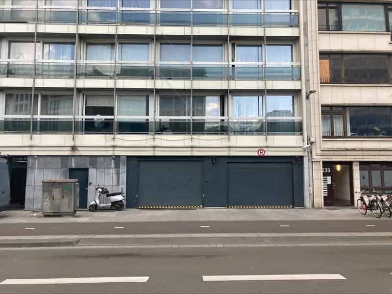 Ondergrondse autostaanplaats te koop in centrum Antwerpen