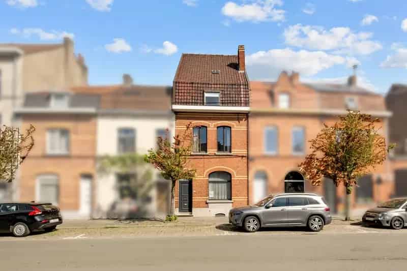 Huis te huur Kortrijk: 4 slaapkamers, tuin en nabij centrum