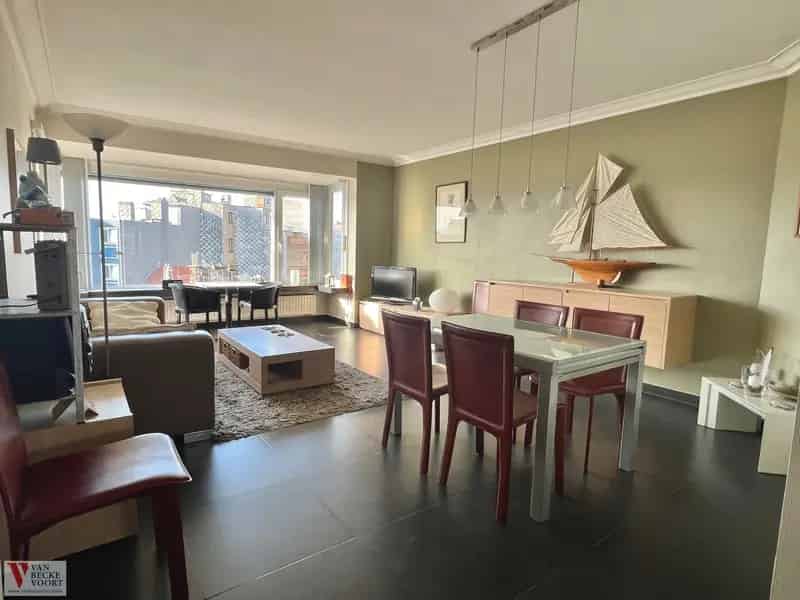 Gerenoveerd appartement met zicht op Petit-Paris