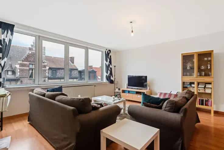Ruim Appartement Merksem Autostaanplaats