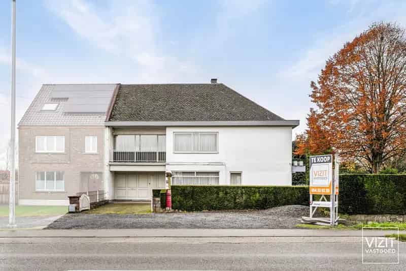 Ruime woning langs de stadsrand van Ninove