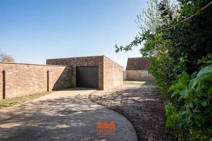 Te renoveren halfopen bebouwing Maldegem