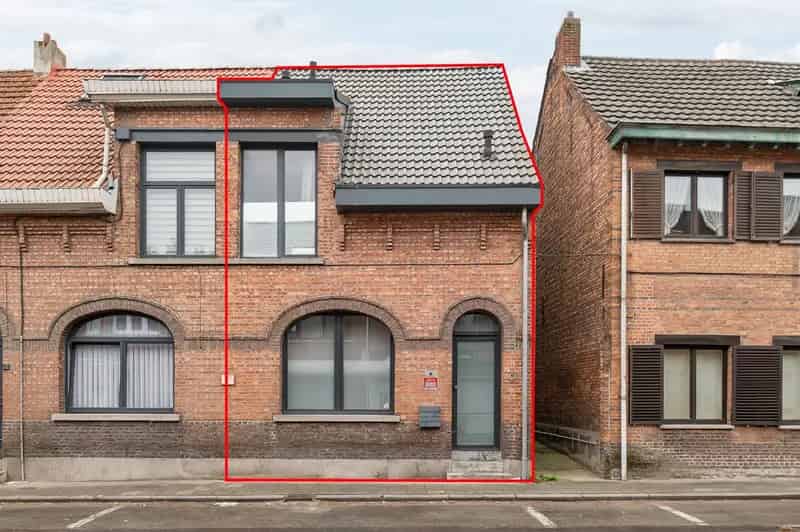 Instapklare, volledig gerenoveerde woning met 3 slaapkamers!