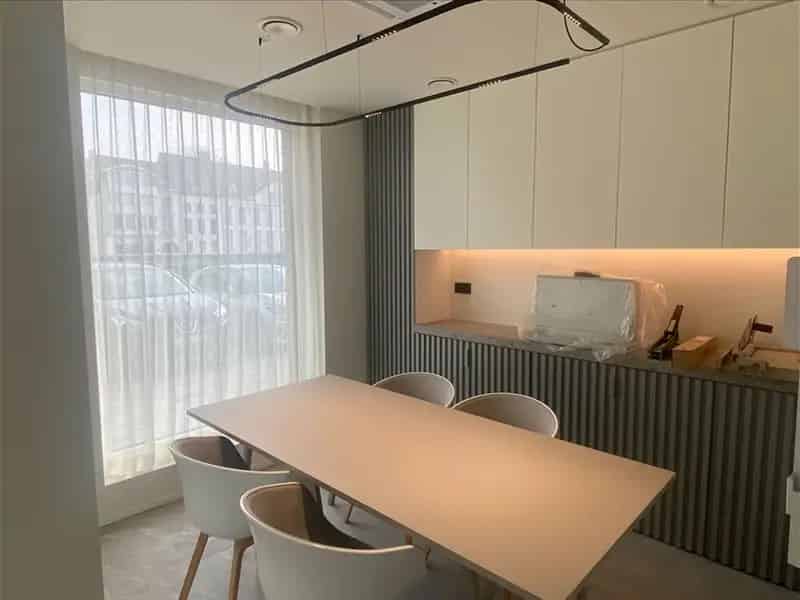Gerenoveerd kantoor/handelspand in centrum Oudenaarde