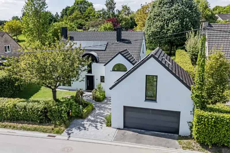 Huis te huur Genappe: Villa 4 slaapkamers grote tuin