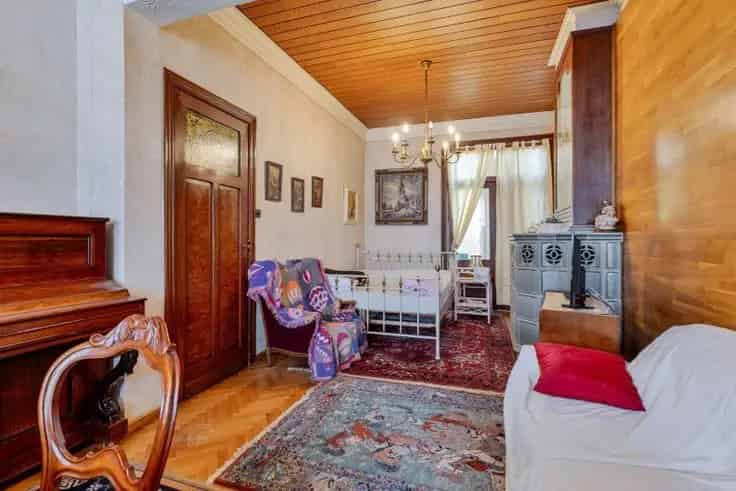 Herenwoning te renoveren met grote tuin Sint Niklaas