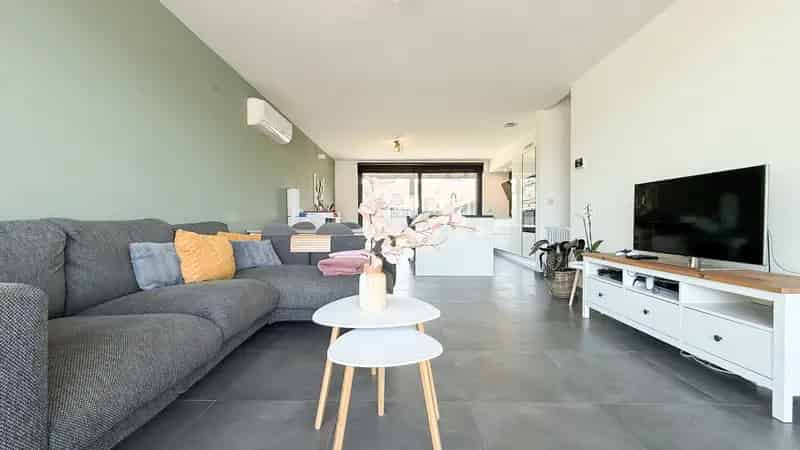 Mooi afgewerkte, moderne HOB gelegen in doodlopende straat!