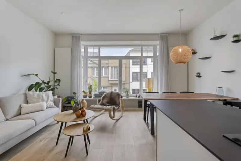 Huis te huur Gent: 2 slaapkamers, terras en garage