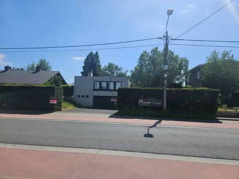 Roeselare/Rumbeke mooi perceel bouwgrond +/- 1220 m² met een afbraakwoning of renovatiepand.