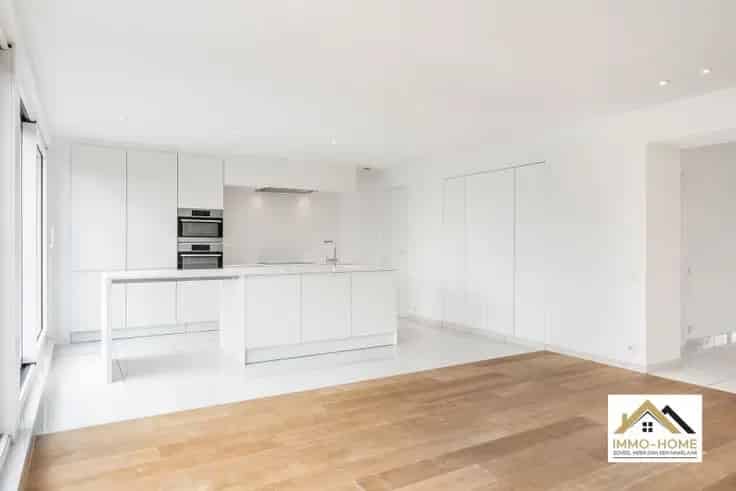 Huis Te Koop Lokeren: Unieke Villa met Zwembad