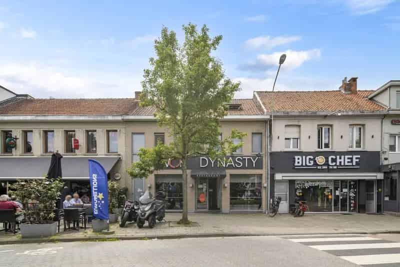 Prachtig commercieel pand met stadstuin in het hart van Aartselaar