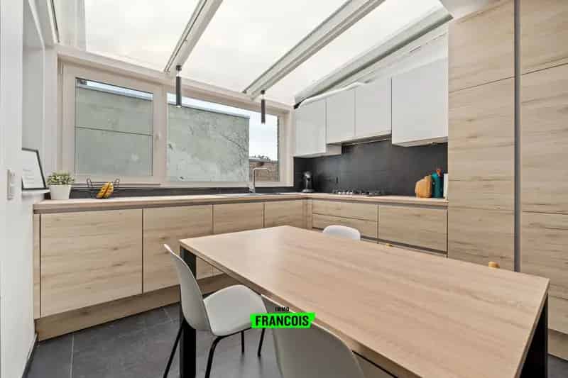 Charmante rijwoning te koop in Zedelgem