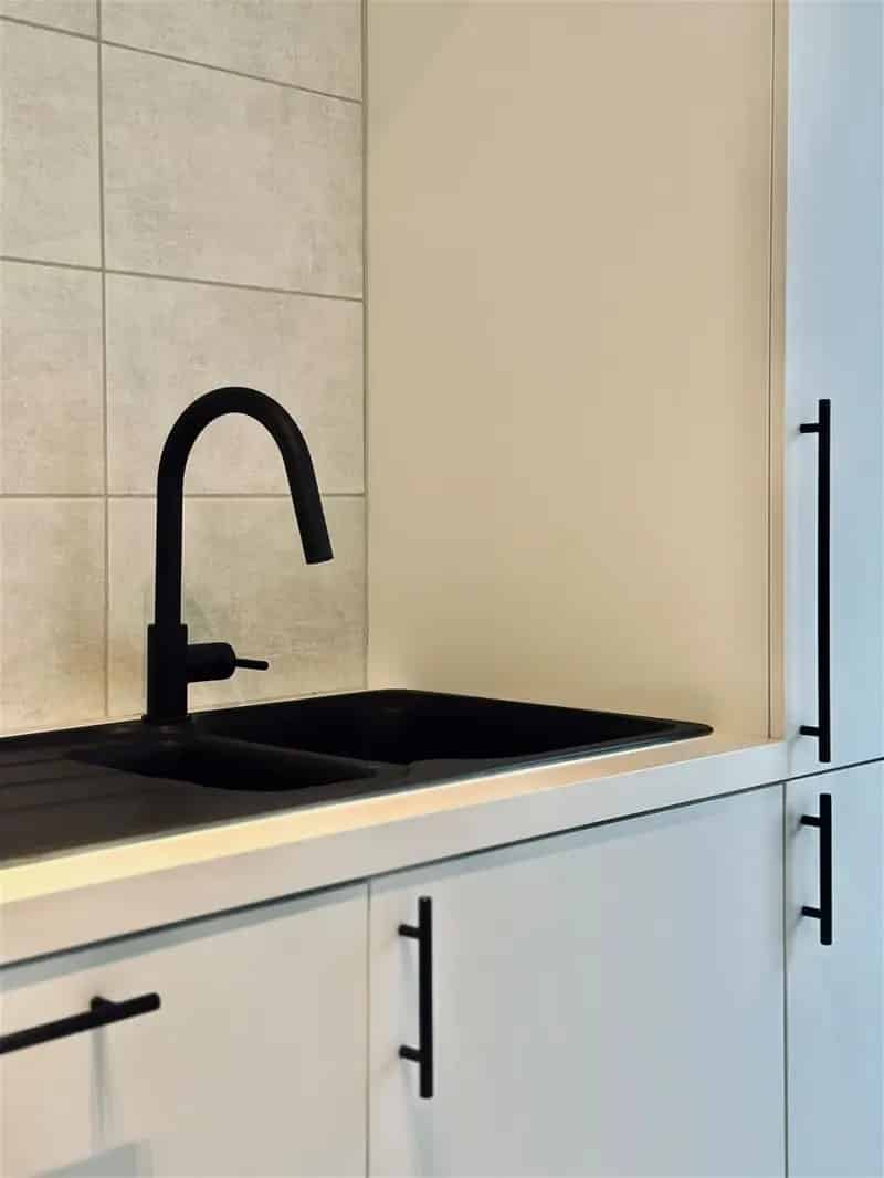 Gerenoveerd Appartement met Balkon te Huur Sint Niklaas