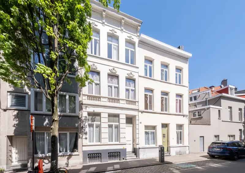Instapklaar Dakappartement in Herenhuis