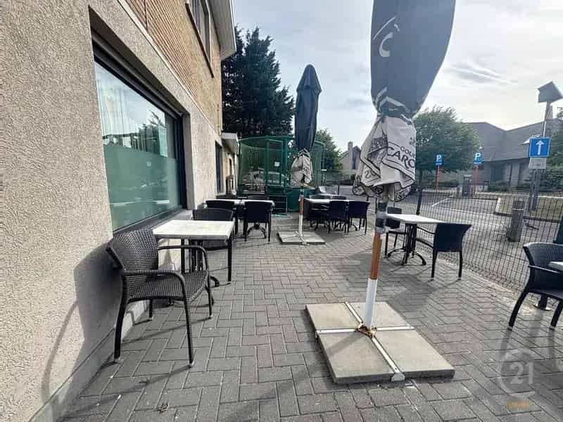 Instapklare horecazaak met woonst op toplocatie in Westende