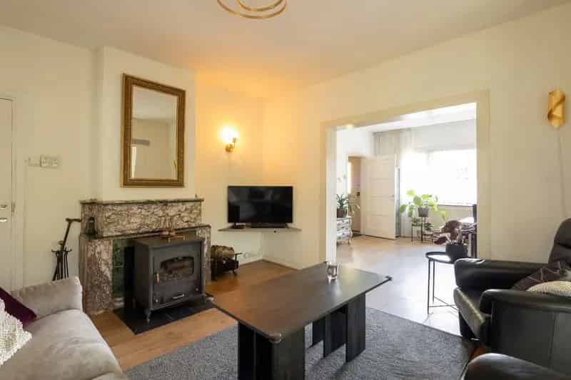 Ruime woning op een prachtig perceel te koop!