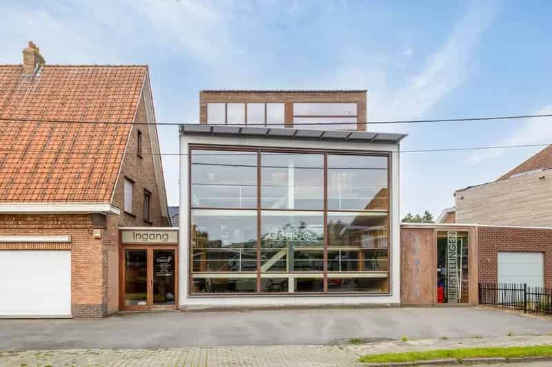 Handelspand met woning in hartje van Sleidinge