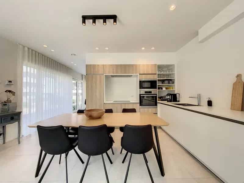 Prachtige, modernistische nieuwbouw villa in het hartje van Koksijde - Bad