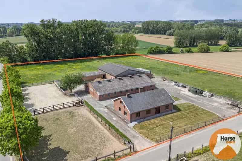 Huis te huur Woubrechtegem 4 slaapkamers 2 loodsen