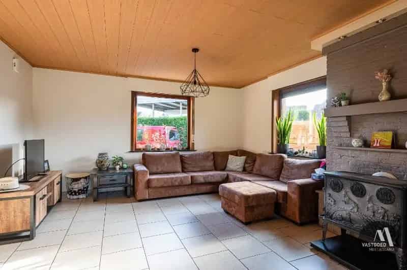 Woning op 591m² met 3 slaapkamers centrum Kleit