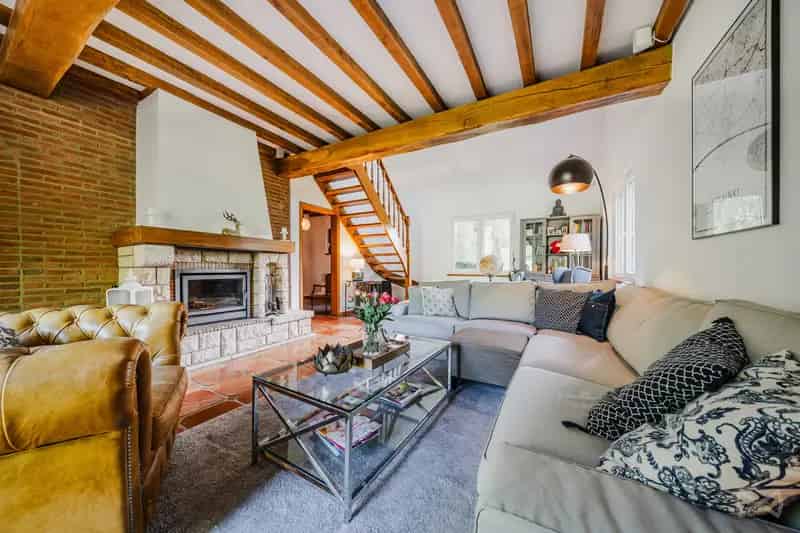 Villa met vijf slaapkamers in Lasne