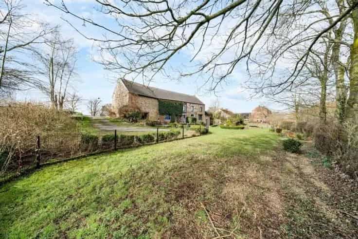 Huis Te Koop 4 slaapkamers grote tuin schuur