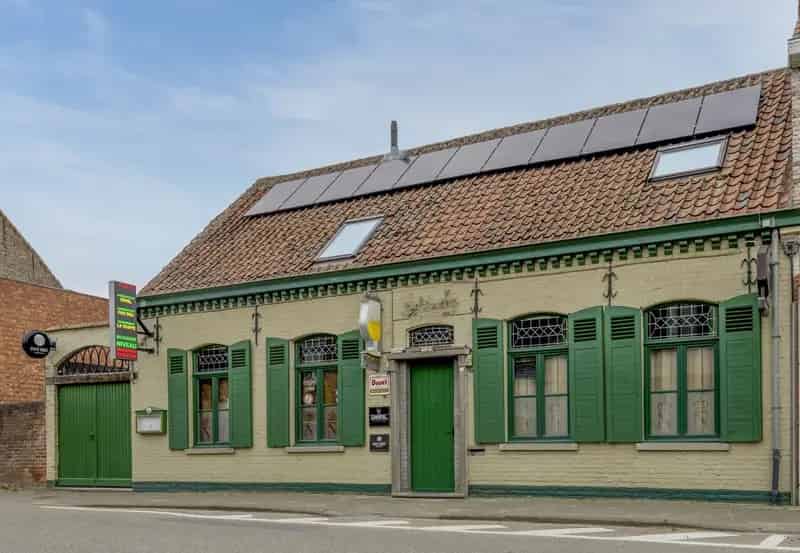 Unieke kans: Handelspand met woonst te koop!