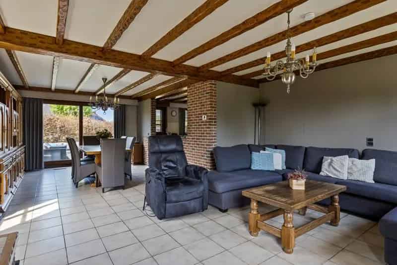 Onderkelderde woning met 4 slpks op 862 m² in een doodlopende straat te OLV Olen !