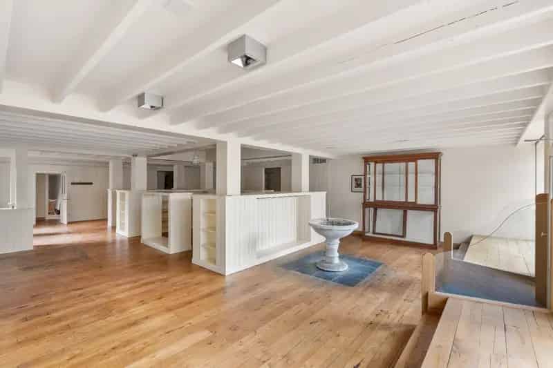 Uniek handelspand met duplexappartement op een toplocatie in Dadizele