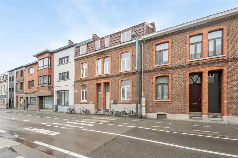Ruime woning op gunstige ligging!