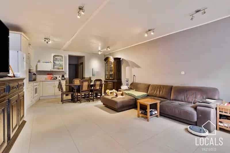 !! IN OPTIE !! woning met 4 slaapkamers en tuin