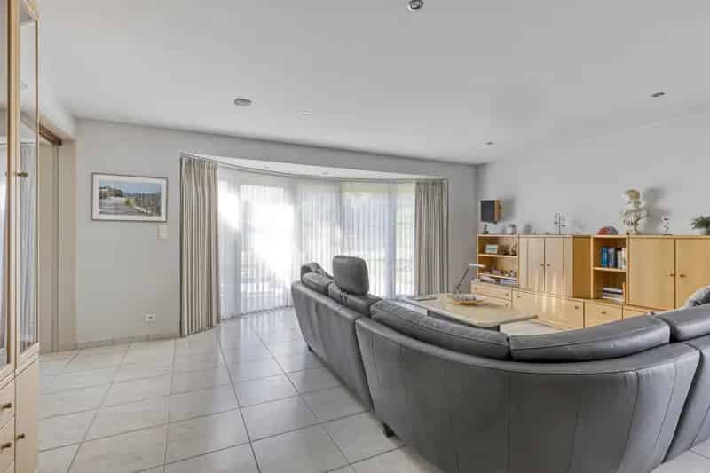 Stijlvolle instapklare villa met 4 kamers op 4a84.