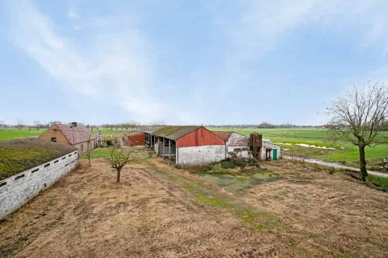 Domein te Landegem – Te renoveren hoeve op 1 hectare mét bouwmogelijkheden.